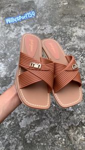 Sandal Wanita Terbaru 2025 Selop Jelly Ringan di Pakai Motif Silang Fashion Anti Slip