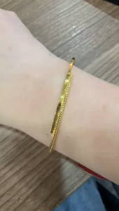 Poh Heng Jewellery 22K Radiant Bangle in Yellow Gold[Price By Weight]