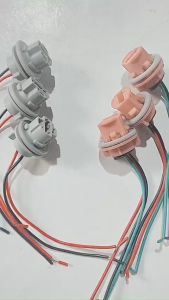 Đui bóng đèn ô tô T20 1 tóc hoặc 2 tóc hàng mới loại đẹp