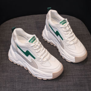 รองเท้าผ้าใบทรงหัวมนแบบสวมสบายสำหรับผู้หญิงในช่วงฤดูใบไม้ผลิปี 2025 รองเท้าลำลองแบบทันสมัย ​​รองเท้าส้นหนาแบบระบายอากาศได้ดี รองเท้าส้นสูงสำหรับผู้หญิง รองเท้าส้นแบนพื้นยาง