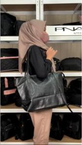 Peonia PNA JIYA Tote Bag Tas Besar Wanita Resleting Model Terbaru Selempang Bahu Kantor Kerja Sekolah Kuliah Outdoor Trendy Fashion Style Travel Haji Umroh Casual Perempuan Cewek