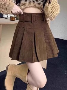 กระโปรงสั้นผ้าคอร์ดูรอยเอวสูง สีดำ ทรงหลวม สำหรับผู้หญิงไซส์ใหญ่ แฟชั่นฤดูใบไม้ผลิ 2025 เอฟเฟกต์การเดินแบบกันแสง