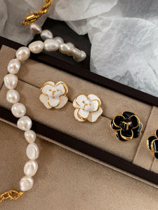Elegant French Vintage Enamel Drip Glaze Camellia Flower Stud Earrings High End Luxury Feel Fashion Jewelry Accessories