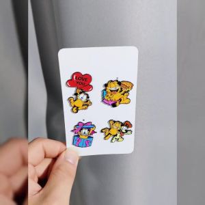 Bandai | Bộ 4 Ghim Cài Men Hình Mèo Cam Hoạt Hình Dễ Thương Ngộ Nghĩnh Làm Huy Hiệu Cài Áo Trang Trí Quần Áo & Ba Lô Quà Tặng Sưu Tầm Cho Mọi Lứa Tuổi