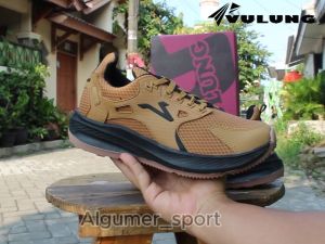 SEPATU SPORT PRIA DAN WANITA: SNEAKERS VULUNG LOW CUOPLE, JOGGING, SEKOLAH, KERJA, DAN SANTAI