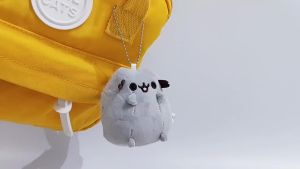 Bandai | Móc Khóa Thú Bông Pusheen Kawaii Thiết Kế Nơ Đồ Chơi Mèo Đeo Ba Lô Quà Tặng Trẻ Em - Mặt Dây Chuyền Thú Bông Mềm Mại Dành Cho Trẻ Từ 6 Tuổi Trở Lên