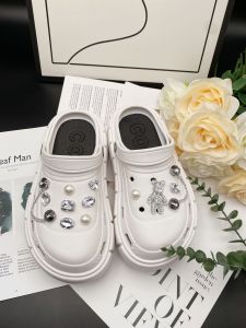 Crocs Jibbilz อุปกรณ์เสริมรองเท้ารองเท้า DIY หมีรุนแรงแฟชั่นถอดออกได้ชุดโซ่รองเท้ารองเท้าหัวเข็มขัดดอกไม้สำหรับ Crocs