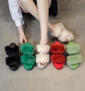 รองเท้าแตะส้นสูงหนาแฟชั่นสำหรับผู้หญิง รองเท้าแตะขนสัตว์แบบสวมสบายสำหรับกลางแจ้งในช่วงฤดูร้อน รองเท้าแตะแบบสวมสายเดี่ยวสำหรับผู้หญิง