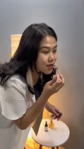 TOSCA Cooling Foot Spray Fruity Series: Solusi Penghilang Bau Kaki