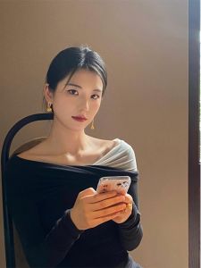 เสื้อชั้นในคอกลมแขนยาวทรงเข้ารูปสไตล์ฝรั่งเศสย้อนยุคสำหรับผู้หญิงในฤดูใบไม้ผลิและฤดูใบไม้ร่วง