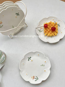Daisy Relief Ceramic Dessert Plate Home Use Dining Table Trash Tray Irregular Shape Korean Style Underglaze Color Plant Flower Pattern