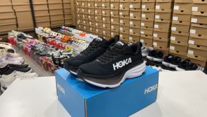 รองเท้าวิ่ง HO-KA ONE ONE Bondi 8 สีดำ สวยตรงปก เหมาะสำหรับการเล่นกีฬา สำหรับผู้หญิงและผู้ชาย