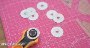 Dao Cắt Vải Bằng Thép Không Gỉ 28mm Kiểu Ghép Mảnh Dùng Cho Thủ Công Làm Đồ Da Và Vải