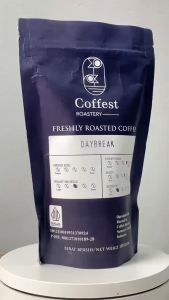 Kopi Premium untuk Penikmat Kopi: Coffest Roastery Daybreak 100 gram\\n\\n Apa Itu Biji Kopi Blend 70/30?\\n\\nBiji kopi blend 70/30 adalah campuran biji kopi Arabika dan Robusta dengan perbandingan 70% Arabika dan 30% Robusta. Campuran ini menciptakan rasa yang unik dan khas, menggabungkan aroma dan rasa yang kaya dari Arabika dengan kekuatan dan tekstur yang kuat dari Robusta.\\n\\n Bagaimana Mengolah Biji Kopi Blend Arabika Robusta\\n\\nUntuk mengolah biji kopi blend Arabika Robusta, Anda dapat mengikuti langkah-langkah berikut:\\n\\n1. Pilih biji kopi berkualitas tinggi dengan perbandingan 70% Arabika dan 30% Robusta.\\n2. Rangkai biji kopi tersebut sesuai selera Anda.\\n3. Sangrai biji kopi hingga mencapai warna dan aroma yang diinginkan.\\n4. Tumbuk biji kopi yang sudah disangrai menjadi bubuk halus.\\n5. Seduh bubuk kopi dengan air panas sesuai keinginan.\\n\\n Keunggulan Kopi Roast Beans Premium\\n\\nKopi roast beans premium memiliki beberapa keunggulan dibandingkan kopi biasa:\\n\\n- Rasa yang lebih kaya dan kompleks\\n- Aroma yang lebih kuat dan menarik\\n- Tekstur yang lebih lembut dan creamy\\n- Tingkat kafein yang lebih tinggi\\n\\n Cara Menikmati Kopi Bubuk 70/30\\n\\nBerikut adalah beberapa tips untuk menikmati kopi bubuk 70/30:\\n\\n1. Gunakan air panas yang baru mendidih untuk seduh kopi.\\n2. Gunakan metode seduh yang tepat, seperti French press, Aeropress, atau V60.\\n3. Nikmati kopi dalam suhu hangat atau panas.\\n4. Tambahkan gula atau susu sesuai selera Anda.\\n\\n Mencicipi Kopi untuk Penikmat Kopi Asli\\n\\nUntuk penikmat kopi asli, kopi bubuk 70/30 adalah pilihan yang tepat. Rasa dan aroma yang unik dari campuran Arabika dan Robusta akan memberikan pengalaman menikmati kopi yang luar biasa.\\n\\n Profil Coffest Roastery Daybreak\\n\\n Sejarah Coffest Roastery Daybreak\\n\\nCoffest Roastery Daybreak didirikan pada tahun 2010 oleh sekelompok penikmat kopi yang bersemangat. Mereka bermaksud untuk menciptakan kopi berkualitas tinggi yang dapat dinikmati oleh semua orang.\\n\\n Misi dan Visi Coffest Roastery Daybreak\\n\\nMisi Coffest Roastery Daybreak adalah untuk menyediakan kopi berkualitas tinggi yang dapat dinikmati oleh semua orang. Visinya adalah untuk menjadi roastery kopi terkemuka di Indonesia dan dunia.\\n\\nCoffest Roastery Daybreak 100 gram adalah produk unggulan yang menggunakan biji kopi blend 70/30 Arabika Robusta. Dengan kualitas dan rasa yang luar biasa, produk ini pasti akan menjadi favorit bagi penikmat kopi di seluruh dunia.\n}