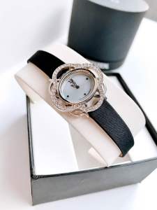 Đồng Hồ Nữ Citizen EW8970-06D Eco Drive Size 32 Viền Xếp Cánh Hoa Swarovski