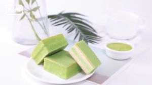 【Huadong Store】抹茶味蛋糕 早餐面包 夹心糕点小面包 营养食品Matcha Cake