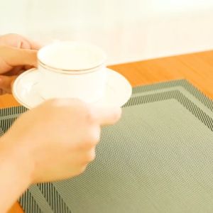ขนาด 45x30 cm แผ่นรองจาน pvc มี 4 สี กันน้ำ กันลื่น ทนความร้อน ทำความสะอาดง่าย MZM-08