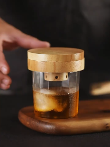 ชุด 6 ชิ้น ชุดค็อกเทลรมควัน ชุดควันสโมเกอร์เครื่องดื่ม ชุดค็อกเทลพร้อมไฟฉาย Whiskey Smoker Kit พร้อมชิปไม้ ที่กรองควัน