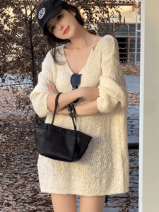 Stylish V-Neck Knitted Sweater Womens Loose Fit Long Sleeve Mid-Length Lazy Style Soft Comfortable High-End Feeling Autumn Top