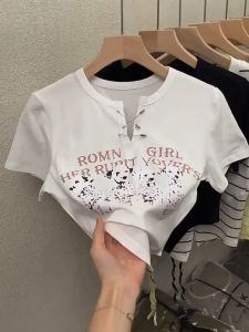 Atasan Wanita Sweet & Spicy: Desain Kecil V-Neck & Korean Style Crop Top