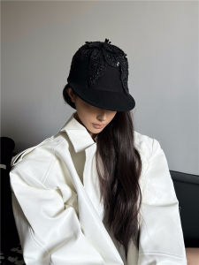 หมวกทรงสี่เหลี่ยมชายเล็กสไตล์หรูหราสำหรับผู้หญิง ขนแกะ คริสตัล ปEARL ดอกไม้ หมวกกันแดด ฤดูใบไม้ร่วง 2024