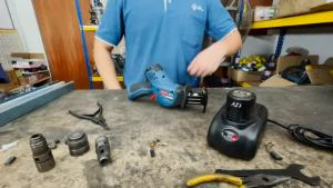 Dong Cheng 12V Cordless Sabre Saw Reciprocating Saw DCJF15EK / DCJF15Z