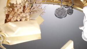 Kivosliviz Therapist Gifts Keychain for Mental Health Therapists SLP Occupational Respiratory Therapist - Stainless Steel Keychain Engraved Thank You Gift