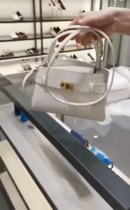 Túi Xách C N K Hình Thang Có Quai Sang Chảnh Form Gọn Gàng Size 19cm (Auth Tuồn)