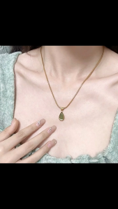 Love Necklace Fashion Simple Joker Exquisite Clavica Chain A Delicate Heart-Shaped Pendant Necklace A Choker That Will Never Fade Suitable As A Couples Necklace Christmas New Years Or Birthday Gift.