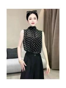 เสื้อเชิ้ตแขนกุดลายจุดสีดำ แฟชั่นฤดูร้อน 2025 สำหรับผู้หญิง เสื้อเชิ้ตคอโปโลคอเหลี่ยมทรงหลวม ผ้าโพลีเอสเตอร์ ระบายอากาศได้ดี