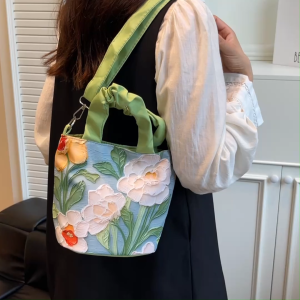 🔥กระเป๋าสะพายข้าง สไตส์นี้เท่มาก แฟชั่นฤดูใบไม้ผลิ แฟชั่นมาใหม่ กระเป๋าขนาดใหญ่จุของได้เยอะ เข้ากับทุกการแต่งกาย