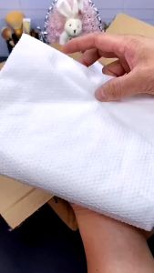 ผ้าขนหนูอาบน้ำแบบพกพา โรงแรม ขนาดเล็ก ขนาดใหญ่ เสื้อคลุมอาบ ผ้าขนหนูขนาดใหญ่ ผ้าขนหนูที่มีเครื่องดื่มกับผ้า คลิกที่ลักษณะด้านบนเพื่อเลือกขนาดและสี