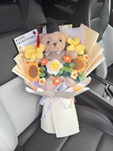 Graduation Gift Creative Knitted Bear Doll Bouquet Graduation Season Gift for Boys Girls Adults Simple Style Doll Flower