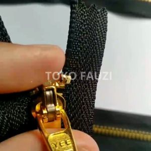 Resleting JEANS MERK "YEE" 7 INCI (17.5CM)