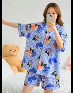 ชุดนอนผ้าไหมอิตาลี บิ๊กไซส์ ชุดนอนลายการ์ตูน ชุดนอน แขนสั้น ขาสั้น อก52 ขนาดใหญ่ ชุดนอนหญิงอวบ ชุดนอนสาวอวบอก52 ผ้าเย็นใส่สบาย ขายดี Arely Shop Mall