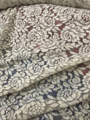 Vải Ren giãn 2 chiều - trắng sữa Hoạ tiết thêu hoa chỉ đen nổi bật Hàng korea cao cấp 35k /m Khổ 1m5🍀🍀