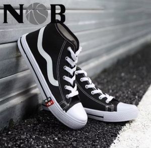 NB BOLA NOB/ SEPATU LIST CACING/ HITAM PUTIH)