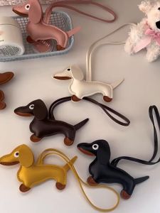 Mini Dachshund Dog Keychain PU Leather Animals Keyring Hanging Ornament Backpack Handbag Charm Gift for Men Women Betensh Sausage Dog Pendant Niche Decoration Leather Bag Pendant Cute Cartoon Dog Keychain Accessory Car Pendant