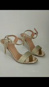 [HCM] giày xăng đan cao gót bản ngang cổ điển dễ đi ND39