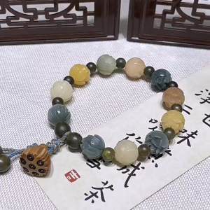 [SG]Handmade Lotus Bracelet 🌸 Lucky Charm | Green Sandalwood Beads for Fortune & Peace