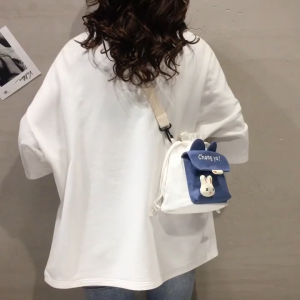 ZEFAN กระเป๋าสตรีรุ่นใหม่พร้อมกระเป๋าสะพายตุ๊กตาการ์ตูนน่ารักเรียบง่ายสบาย ๆ กระเป๋าสะพาย