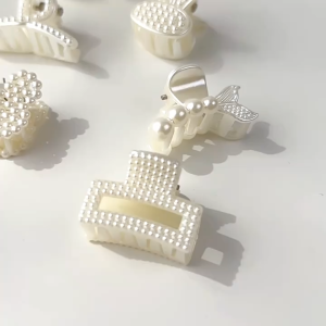 Jepit Mini 2CM Mutiara Aesthetic Jepitan Poni Korean Style Pretty Tiny Pearl White Daily Hair Clip