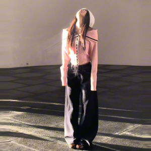 Retro Pink Sweater And Jeans Two-Piece Set Elegant Age-Defying Autumn Outfit Long Sleeve Cotton Crew Neck Combo for Women