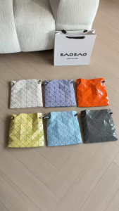 Highlight PVC diamond-shaped design bucket bag with drawstring closure single shoulder strap available in multiple colors a fashionable daily handbag for ladies