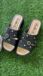 [Form nhỏ] P51+2 Dép quai ngang trung niên cho bà cho mẹ kiểu bông hoa cao 4.5cm chất liệu nhựa đế chống trơn trượt