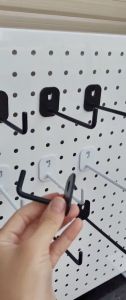Móc treo bảng lỗ Pegboard - Móc cài tấm tôn lỗ treo phụ kiện cao cấp (MÓC 1 CHẤU)