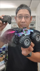RC Off Road Car with Light Spray High Speed Monster Truck Racing Drift Vehicle Toy Gift‎ for Boys