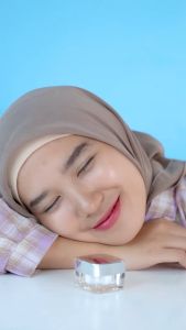 Gel Glow Glass Skin SR12: Solusi Mencerahkan Flek Wajah