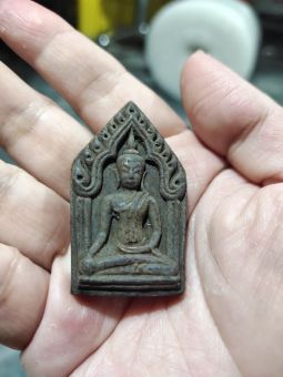 รูปจากผู้ขายบน Lazada: ขุนแผนหลวงปู่กาหลง เขี้ยวแก้ว วัดเขาแหลม สระแก้ว รุ่นแรก ตั้งราคา ฿200 ขายแล้ว 66 ชิ้น