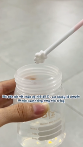 Que khuấy sữa silicon Babuu hình Gấu đổi màu theo nhiệt độ cho bé Bebi123